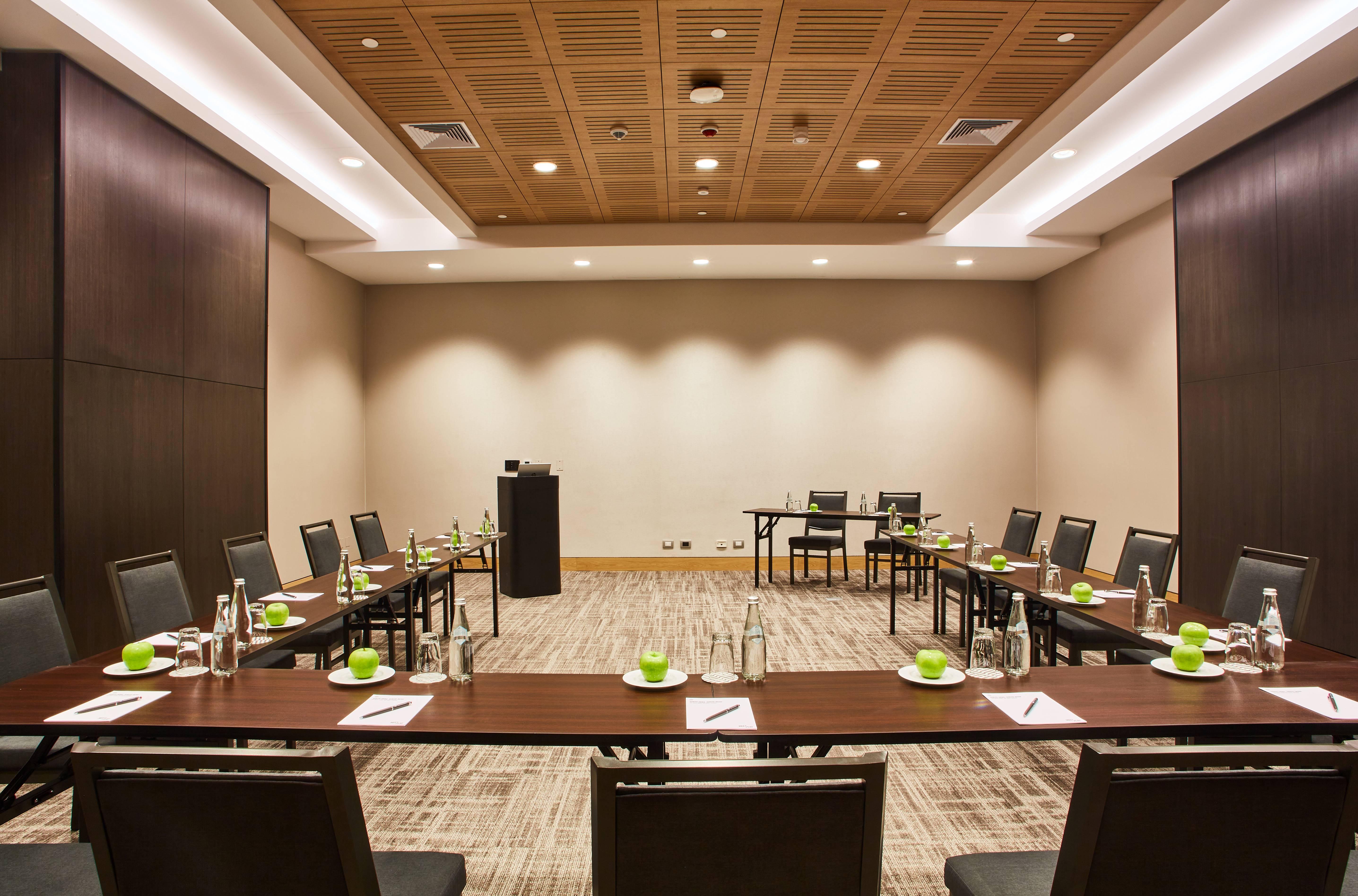 Pullman Lima Miraflores Bagian luar foto Meeting room at the hotel