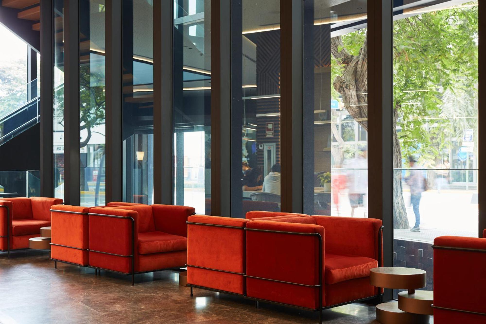 Pullman Lima Miraflores Bagian luar foto The interior of the new building