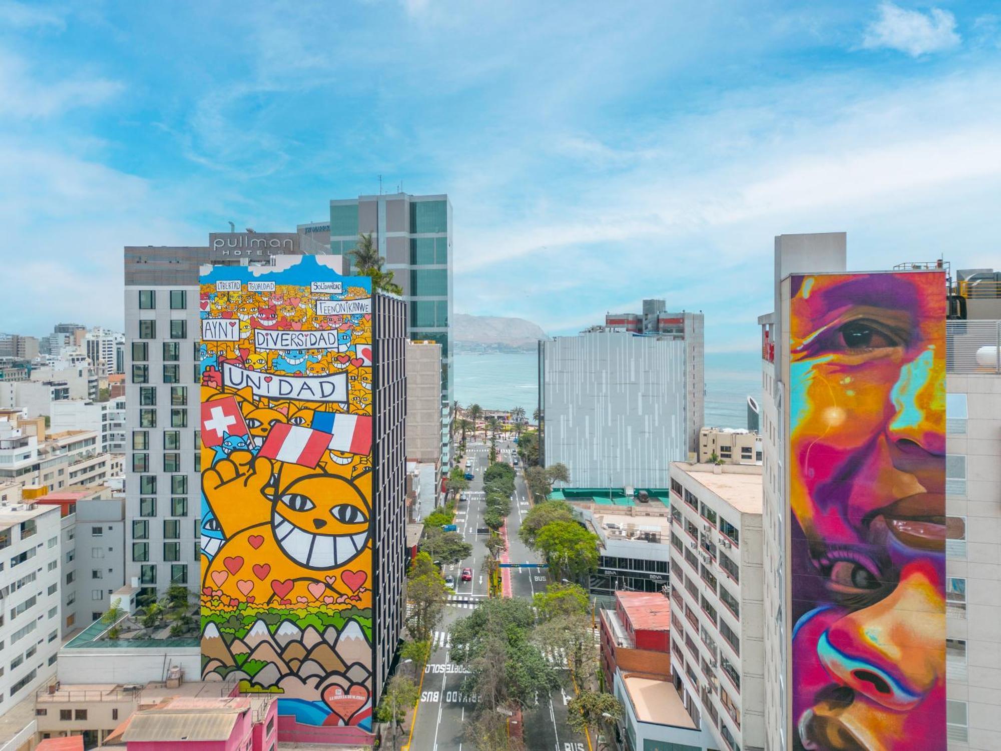 Pullman Lima Miraflores Bagian luar foto Murales in Providencia