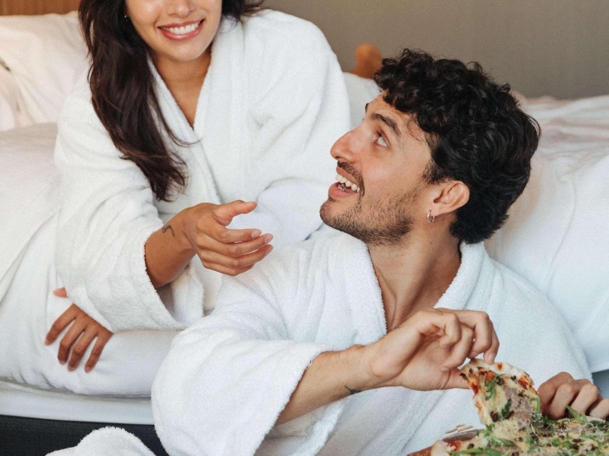 Pullman Lima Miraflores Bagian luar foto A couple wearing bathrobes