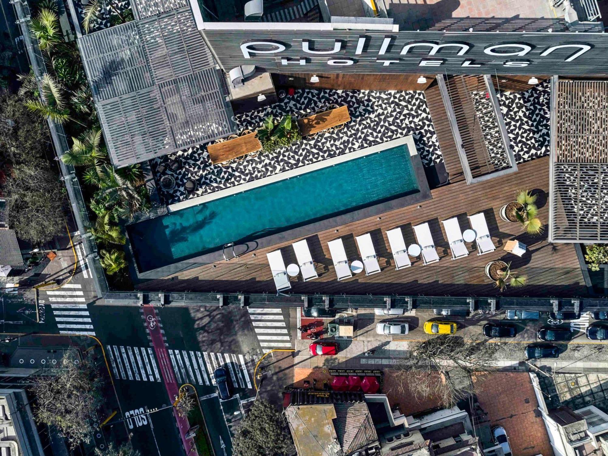 Pullman Lima Miraflores Bagian luar foto The rooftop pool at Pullman Phuket